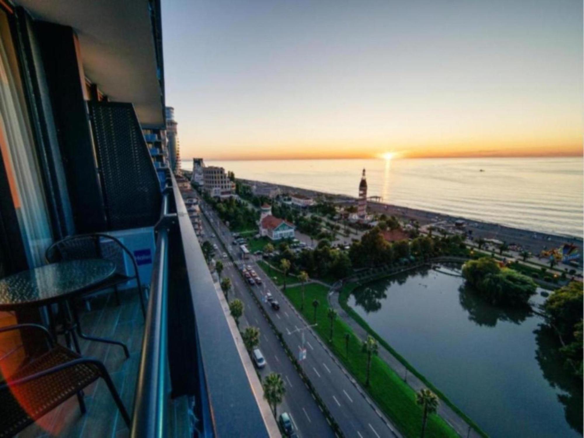 바투미 Sea View Orbi City 아파트 호텔 외부 사진